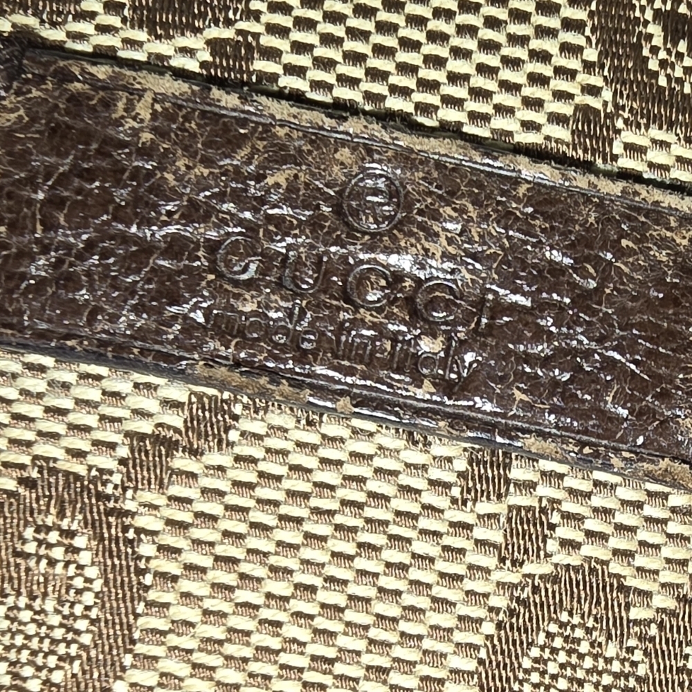 Authentic Vintage Gucci Beige Monogram Crossbody Bag - Picture 7 of 10